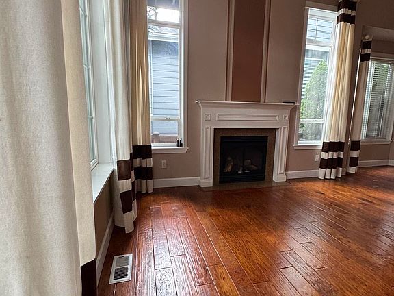 4th image of 12936 NE 203rd St