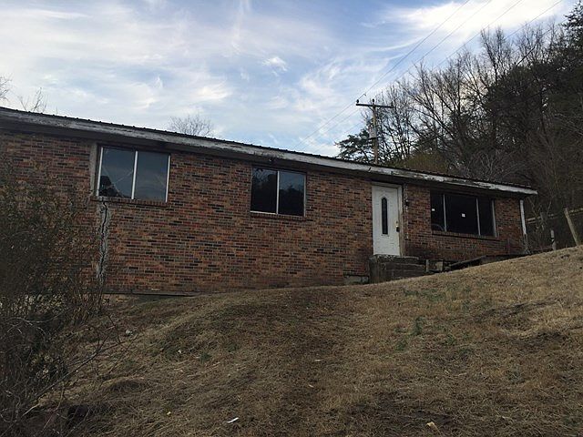 1st image of 635 S Patty Loveless Dr
