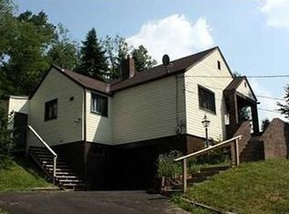 3248 Franklin Dr, Pittsburgh, PA 15235