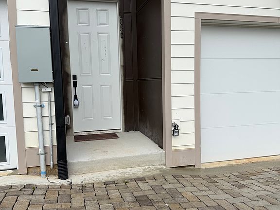 2nd image of 105 Hart Ln #C