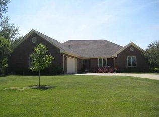 3840 S Stonehaven Ln, New Palestine, IN 46163