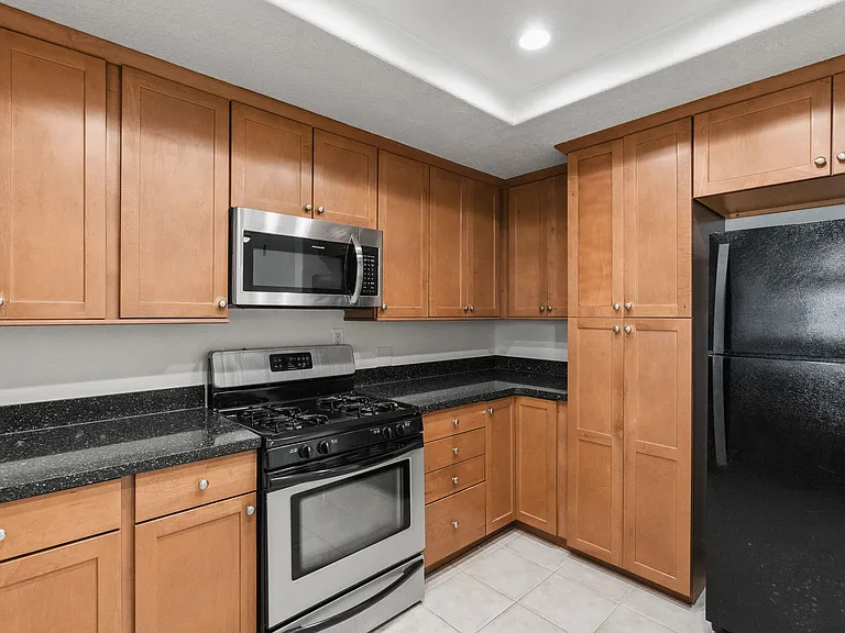 1898 Matin Cir #189 — Photo 10
