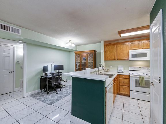 3rd image of 2909 E Huntington Blvd #145