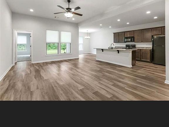 3rd image of 13735 Fig Dr
