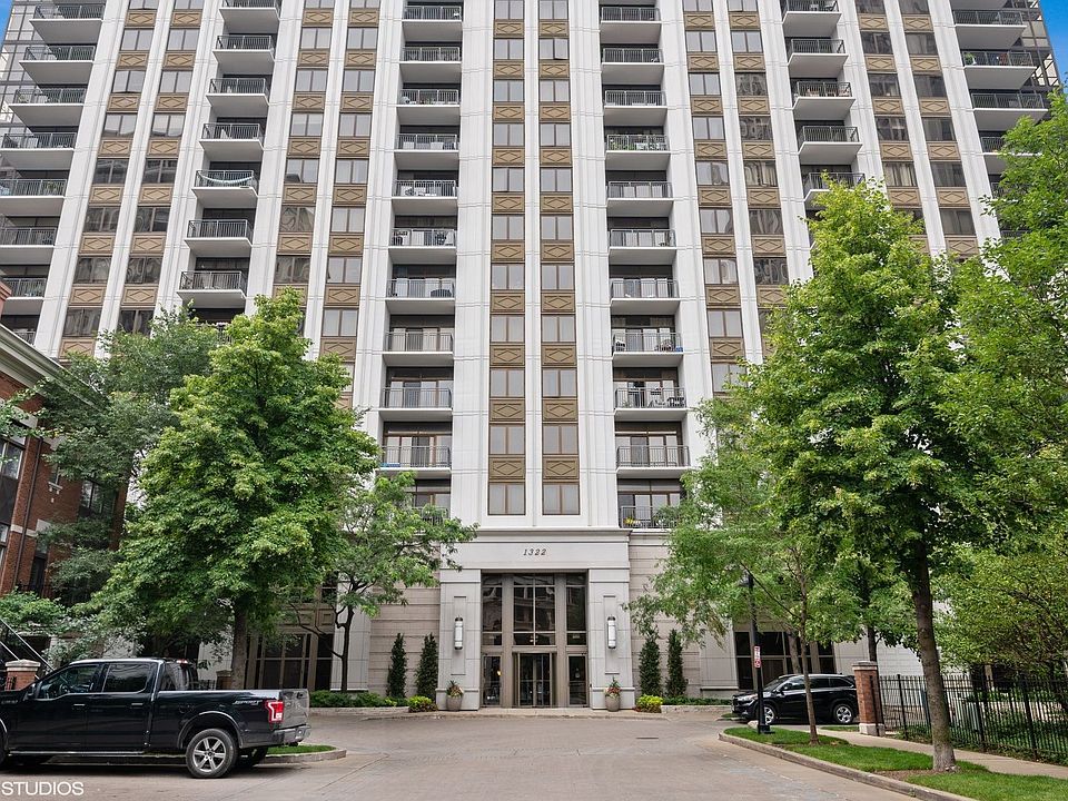 1st image of 1322 S Prairie Ave Unit 1107