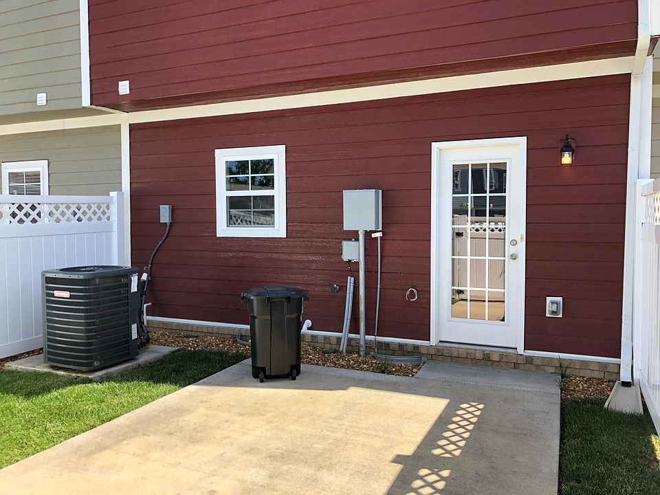 2nd image of 405 Oldbury Ln #405