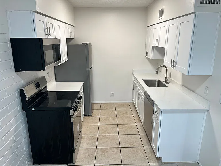 Catalina View Apartments — Photo 20