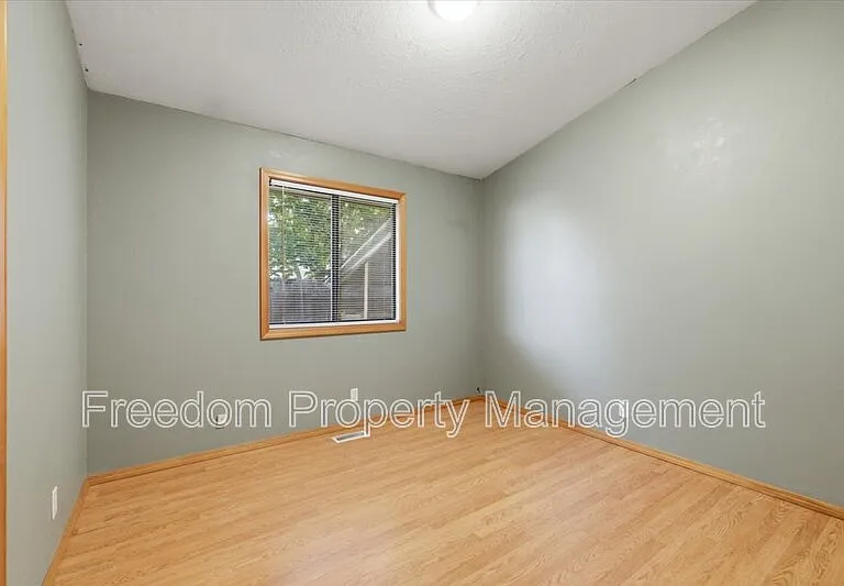 6127 N Portsmouth Ave — Photo 10