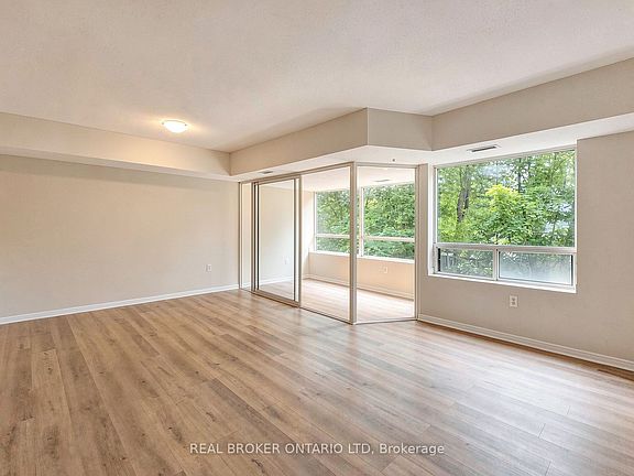 4th image of 521 Riverside Dr #315