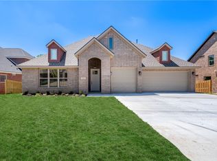 205 NW Highland Rd, Bentonville, AR 72712