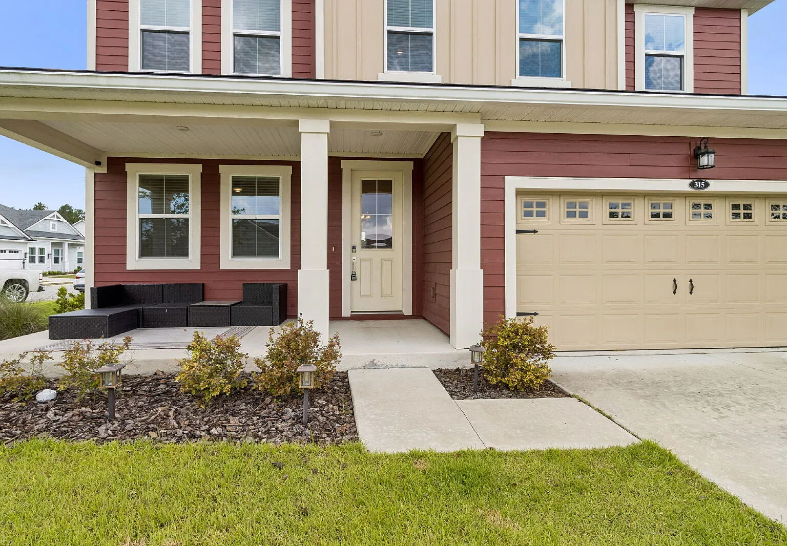 4 bed, 2.5 bath, 2498 sqft, $3,200 — Photo 1