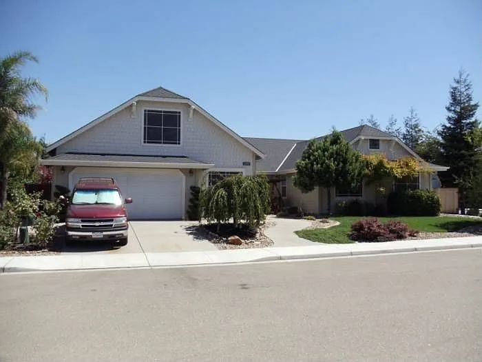 2552 Amatchi Dr photo 1