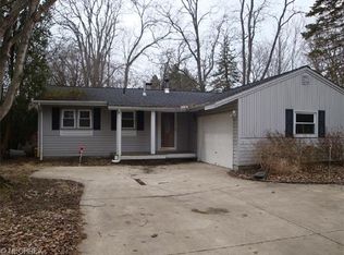 2506 Chagrin Dr, Willoughby Hills, OH