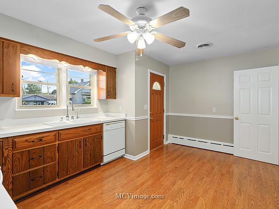 5th image of 1701 Highland Ave