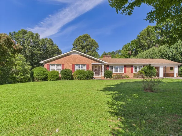 423 Woodland Dr, Stuart, VA 24171