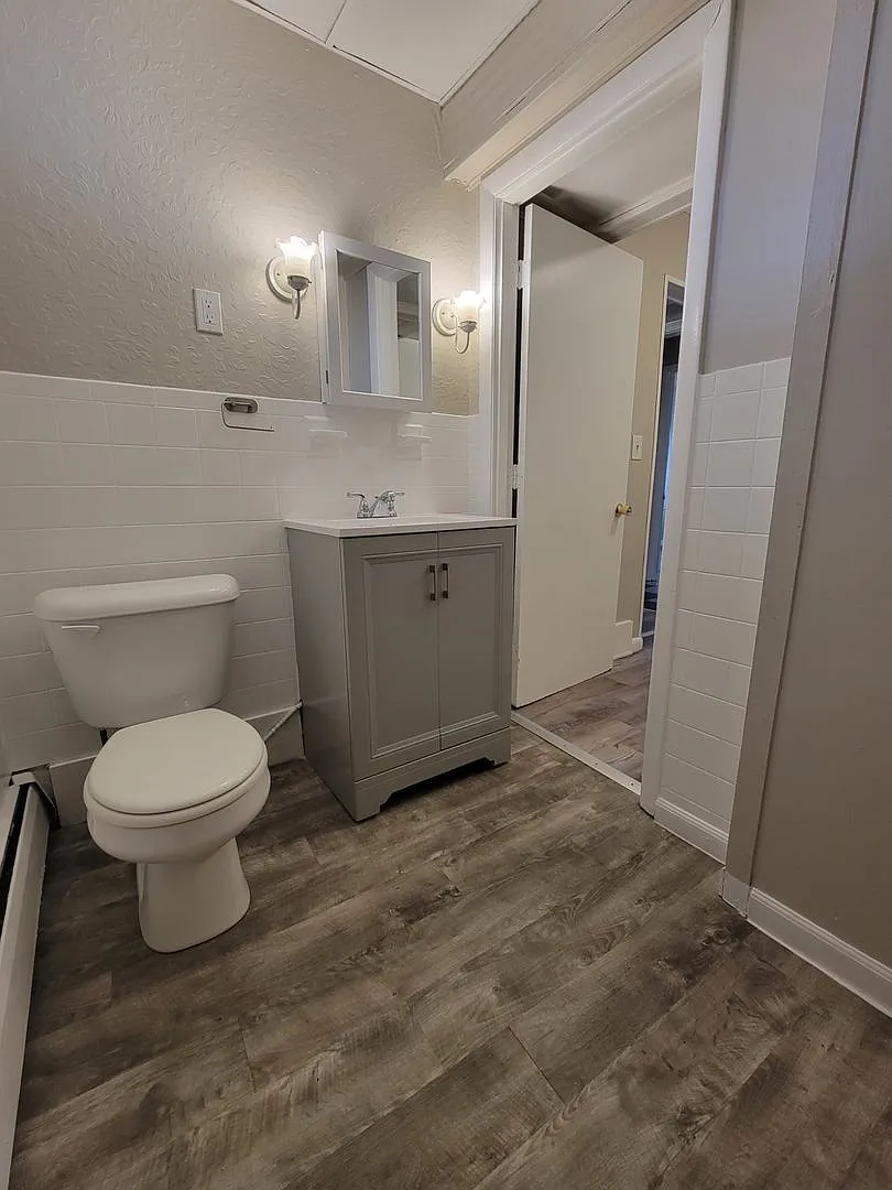 514 Hanover St — Photo 2