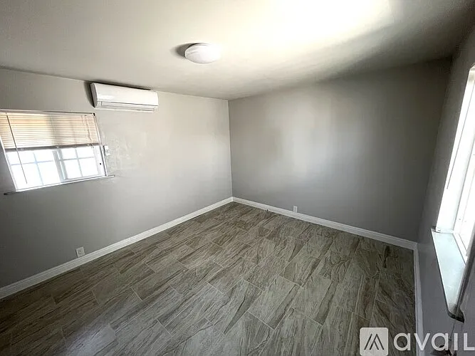 Studio, 250 sqft, $1,600 — Photo 3
