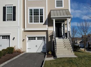 2 Old Pasture Dr, Danbury, CT 06810