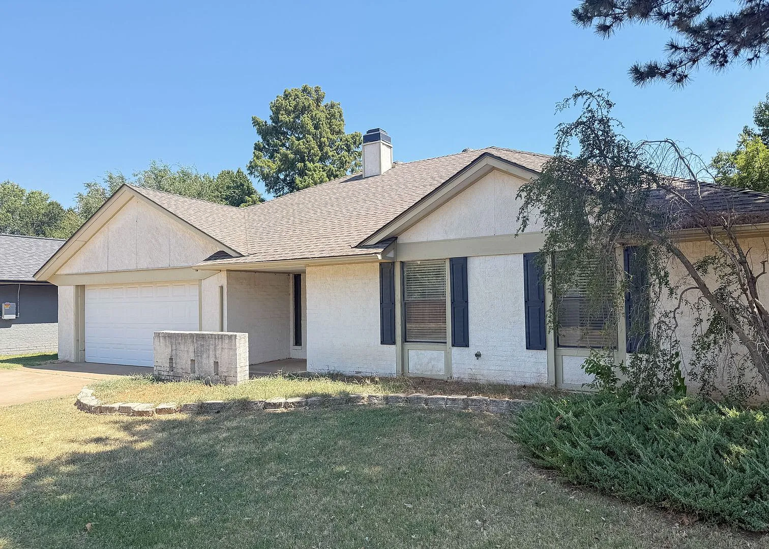 Spacious 3-Bedroom Home in The Trails! — Photo 2