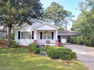 204 Hillside Dr, Chickasaw, AL 36611
