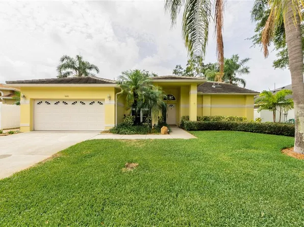 1051 Glynwood Pl, Dunedin, FL 34698