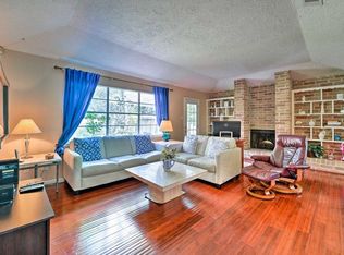 12010 Rocky Knoll Dr, Houston, TX 77077