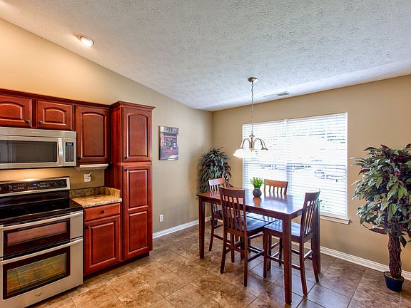 4th image of 4624 Boardwalk Dr