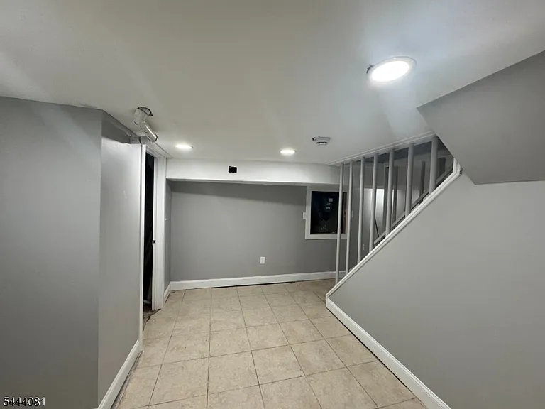 351 Ogden St — Photo 3