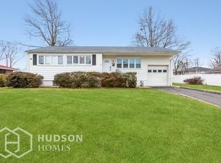 41 McLean St, Iselin, NJ 08830