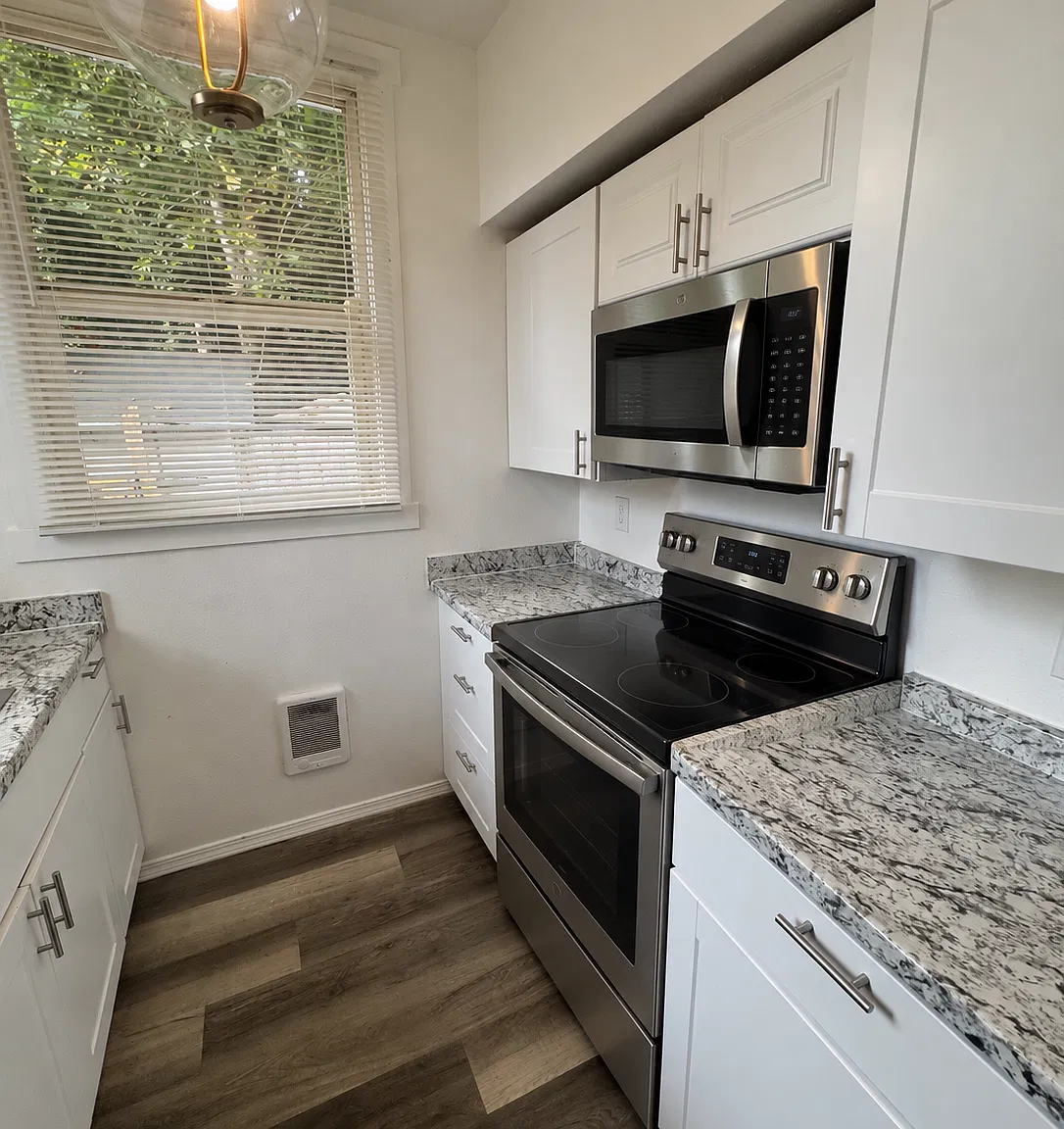 1107 Boulevard Rd SE — Photo 4