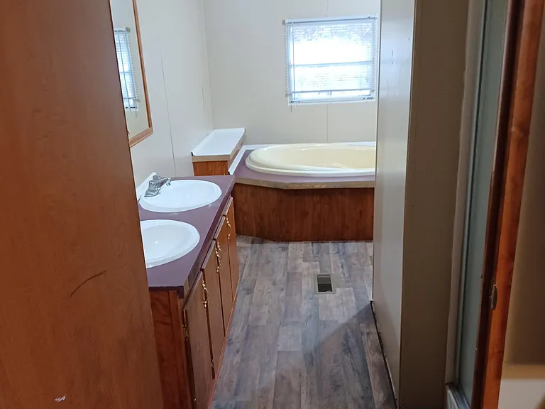 834 Little Creek Rd — Photo 2