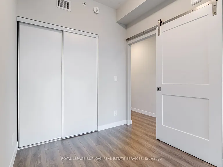 15 Queen St S #1506 — Photo 10