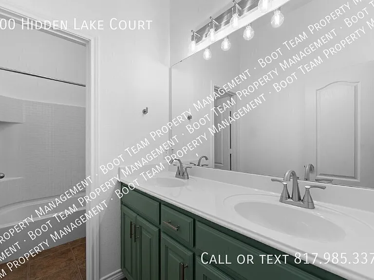 400 Hidden Lake Ct — Photo 17
