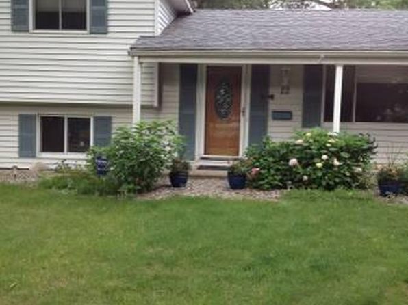 22 Green Hill Ln