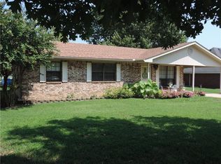 203 Oak St, Pocola, OK 74902