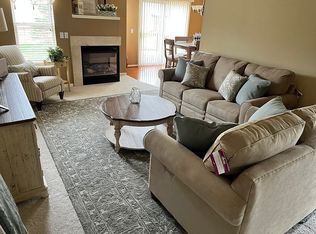 5494 Greenway Dr #49, Trenton, MI