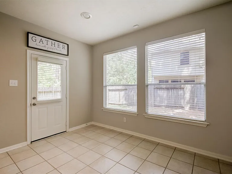 115 W Burberry Cir — Photo 11