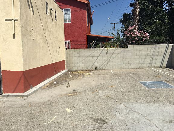 4th image of 8312 S Broadway