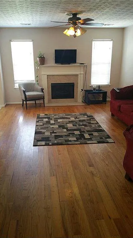 3 bed, 1508 sqft, $2,080 — Photo 2