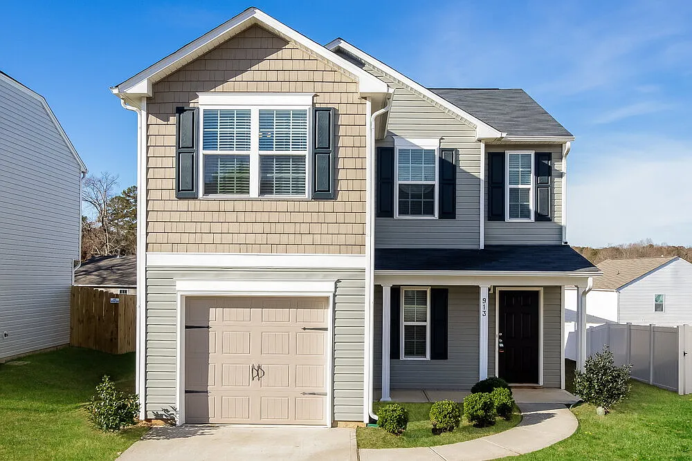 3 bed, 2.5 bath, 1508 sqft, $1,740 — Photo 1