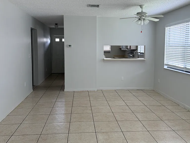 5252 Treetops Dr — Photo 12