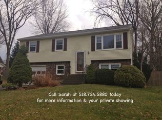 4 Andree Ct, Niskayuna, NY 12309