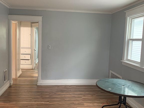 Dining Space/Foyer
