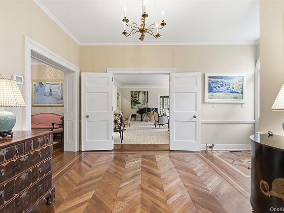 5th image of 159 Factory Pond Road