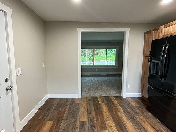 3rd image of 6078 E V Ave