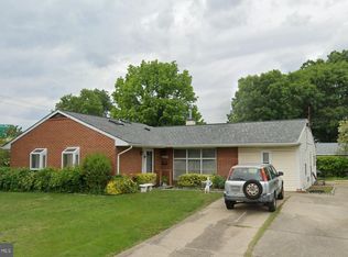 6908 Constance Dr, Springfield, VA 22150