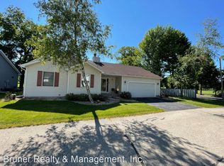 7573 W Village Crest Dr, Madison, WI 53719