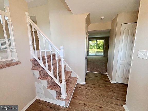 2nd image of 31 Tanglewood Dr