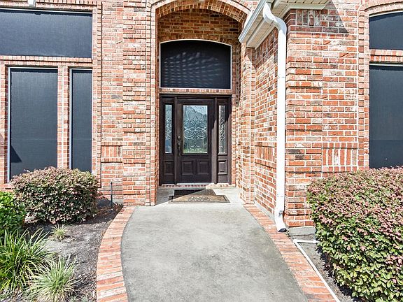 4th image of 6035 Queens Ct