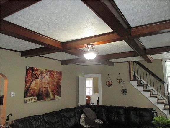 5th image of 18 E Fairlawn Ave